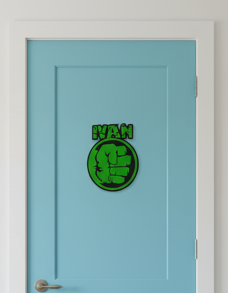 Cartel puño HULK con nombre Izmi Láser Regalos Personalizados