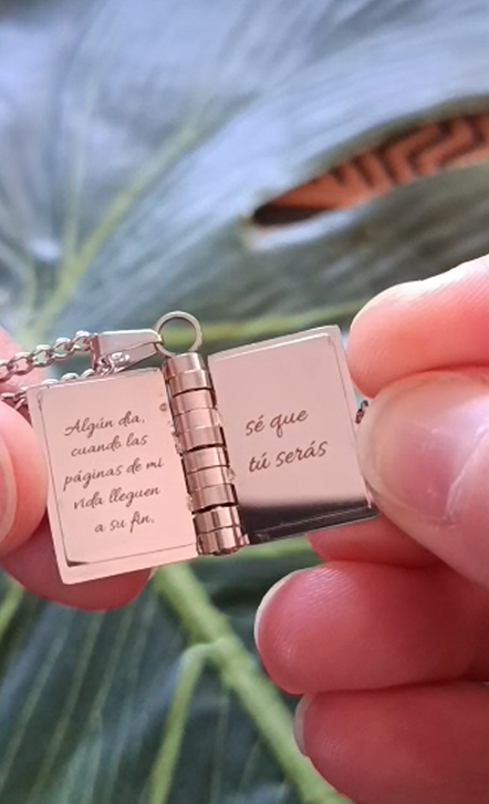 Colgante libro eterno "A mi nieta"