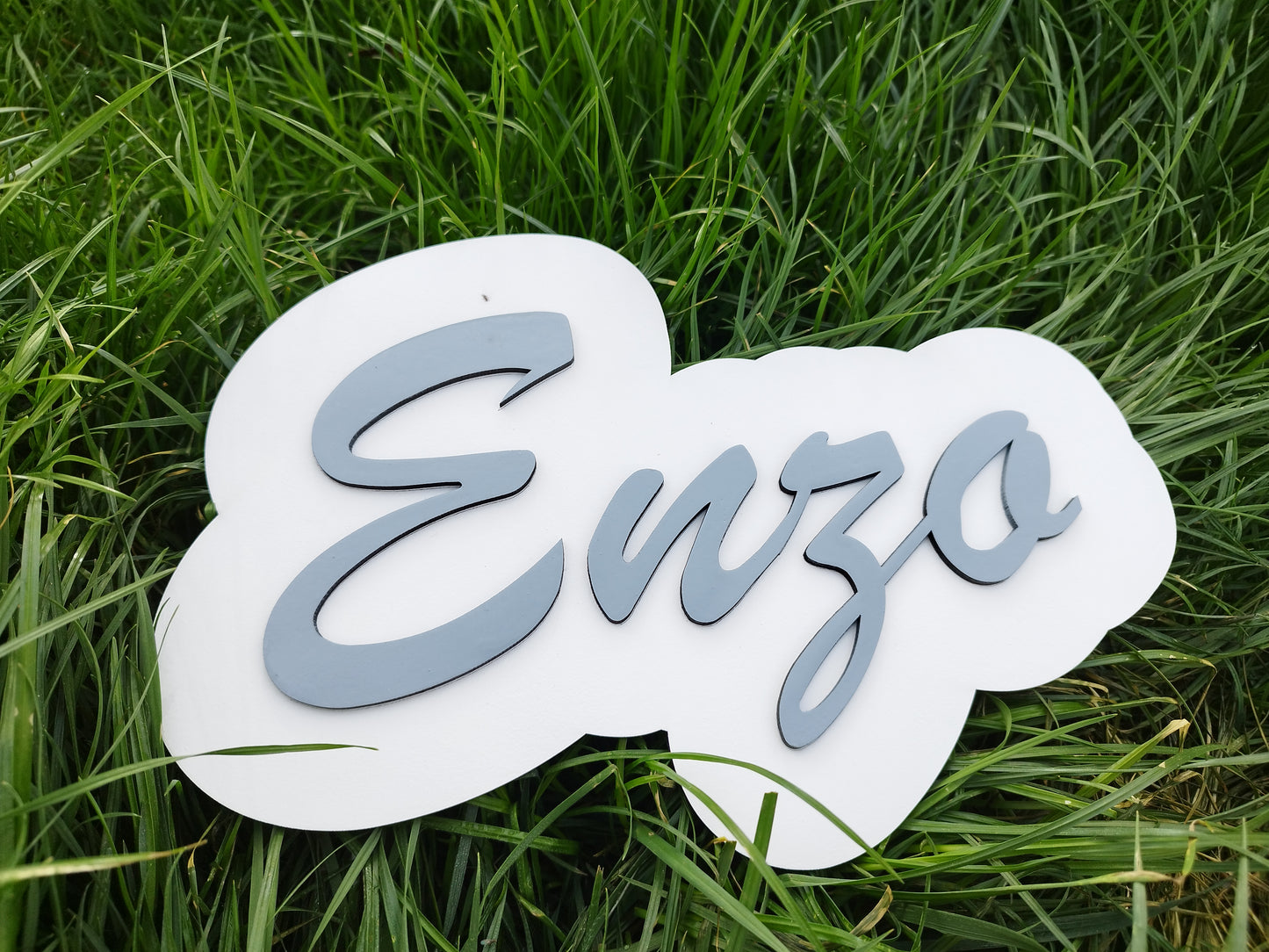 Nombre con contorno de nube