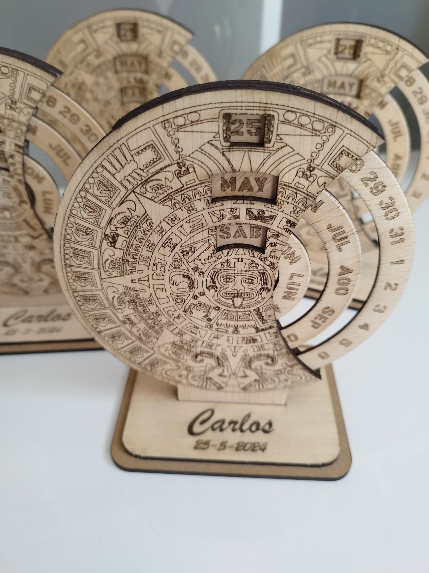 Calendario perpetuo de madera