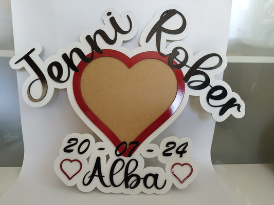 Marco de fotos base corazón con nombres y fecha