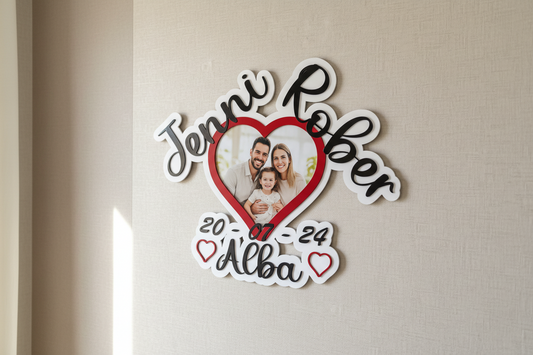 Marco de fotos base corazón con nombres y fecha Izmi Láser Regalos Personalizados
