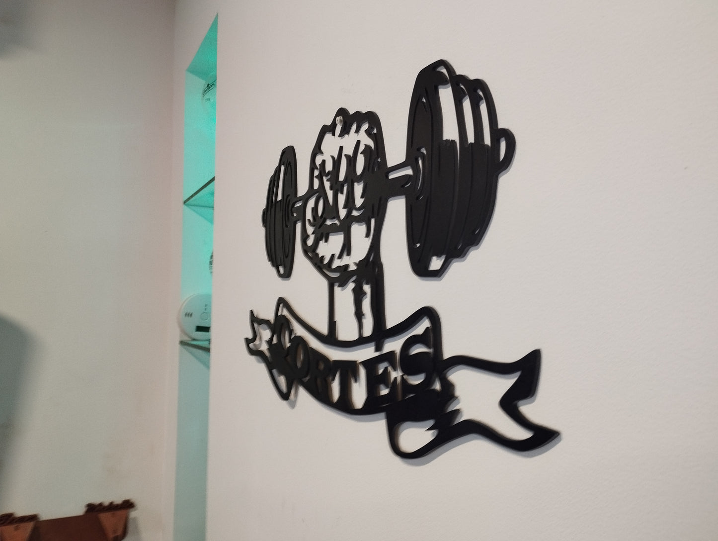 Silueta puño con mancuerna + nombre