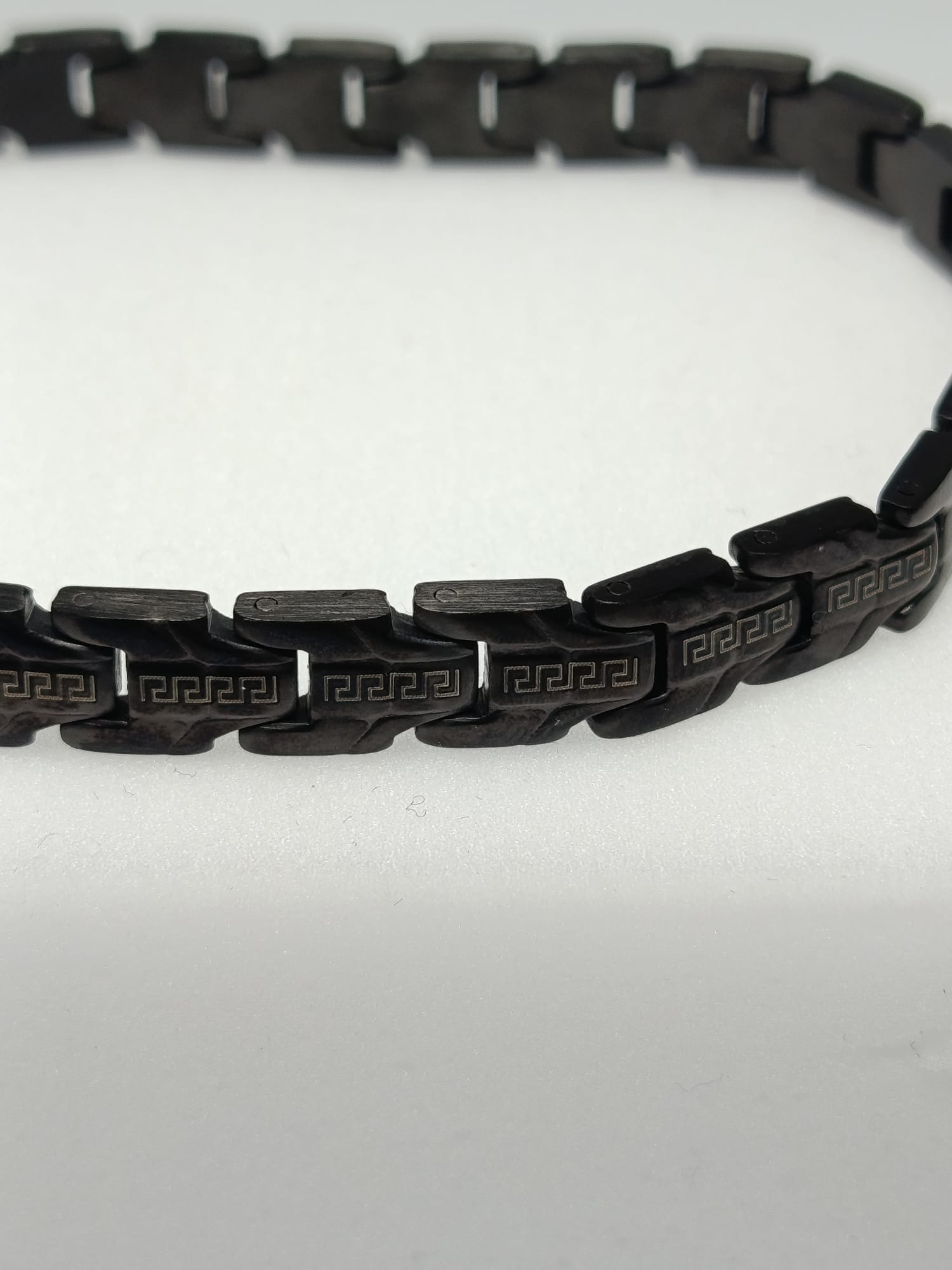 Pulsera hombre negra alfa Izmi Láser Regalos Personalizados