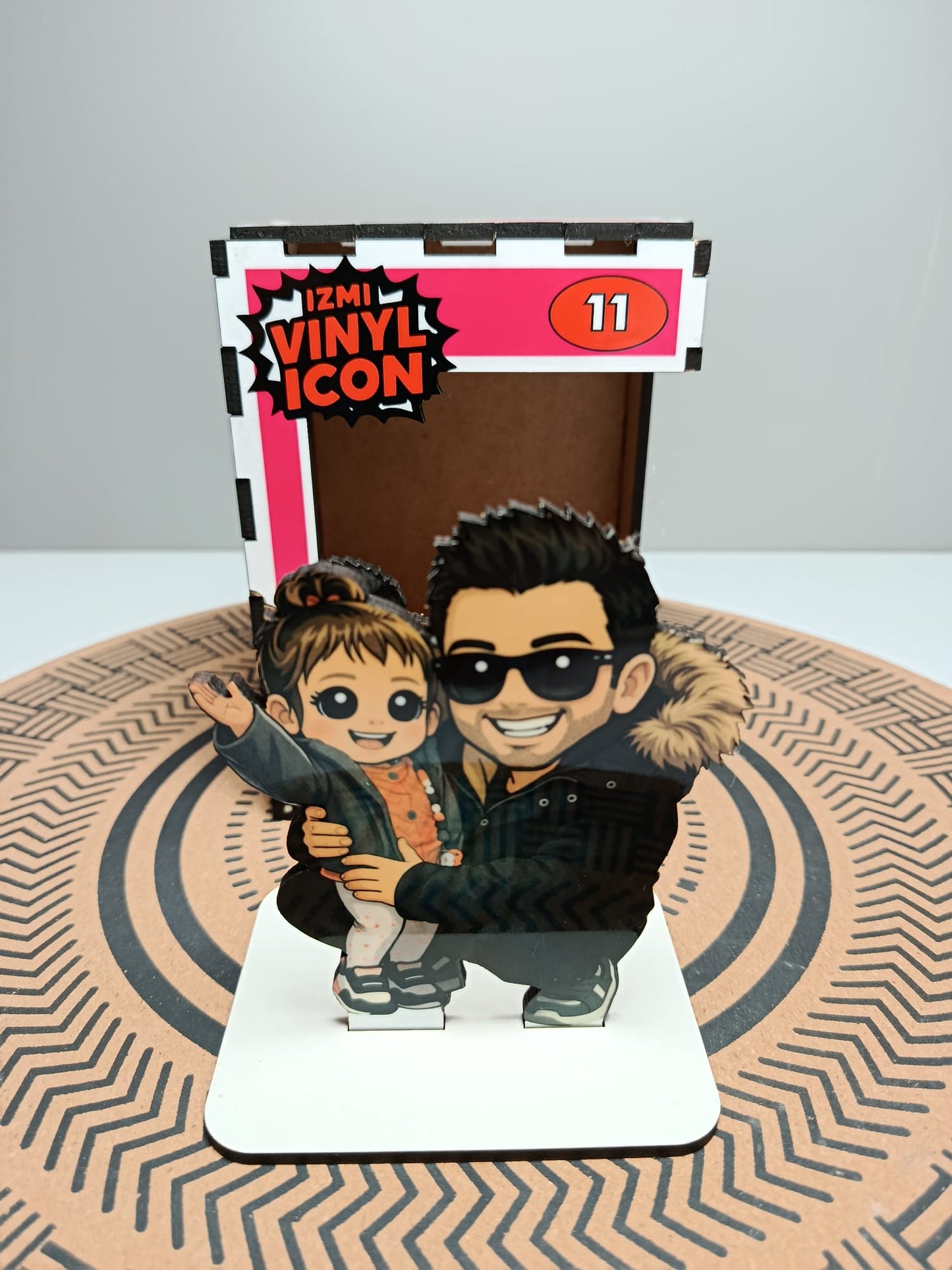 Muñeco cabezón a todo color personalizado Izmi Láser Regalos Personalizados