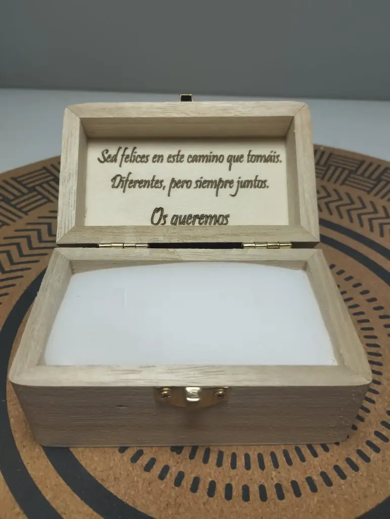 CAJA PARA ANILLOS