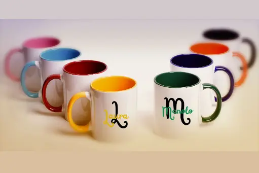 TAZA CON NOMBRE E INICIAL