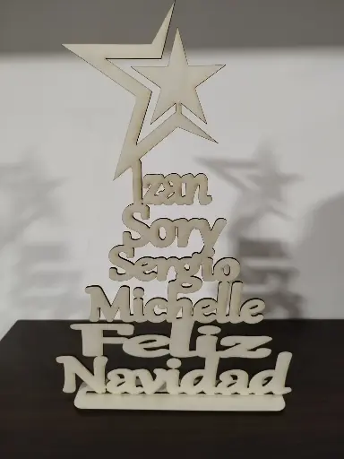 [001046] ÁRBOL PERSONALIZADO CON NOMBRES EN MADERA "FELIZ NAVIDAD"